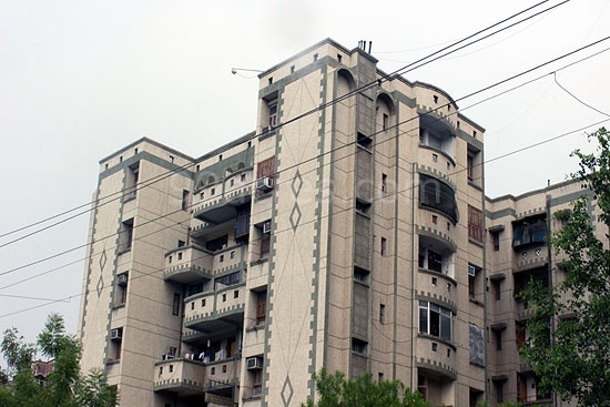  4 Bhk Spacious Flat for sale in Aishwaryam Apartment 